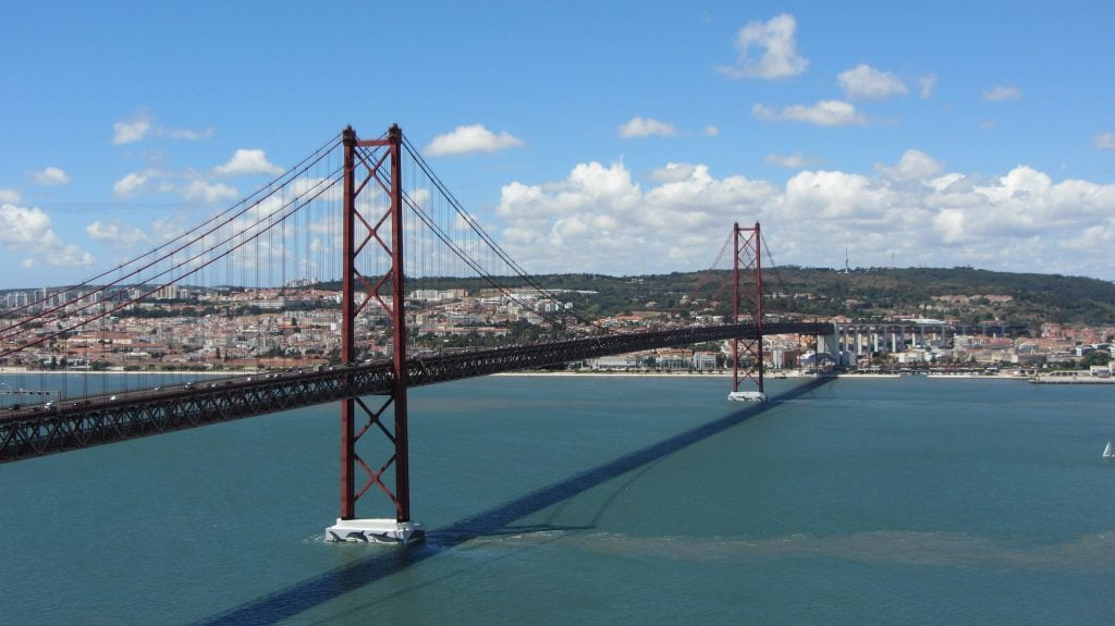 bridge-268196_1920