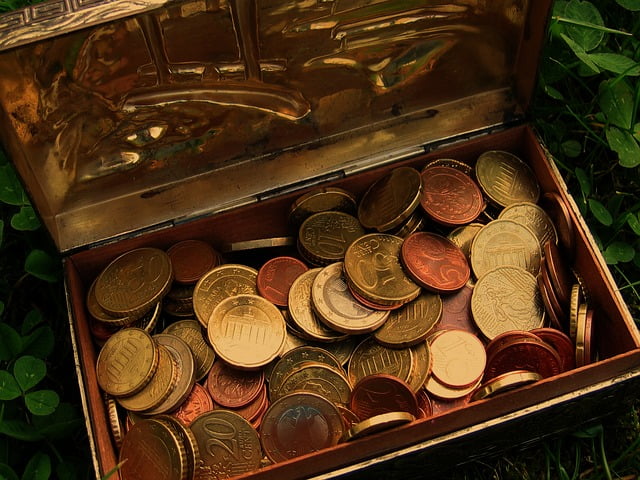 euro-money-chest
