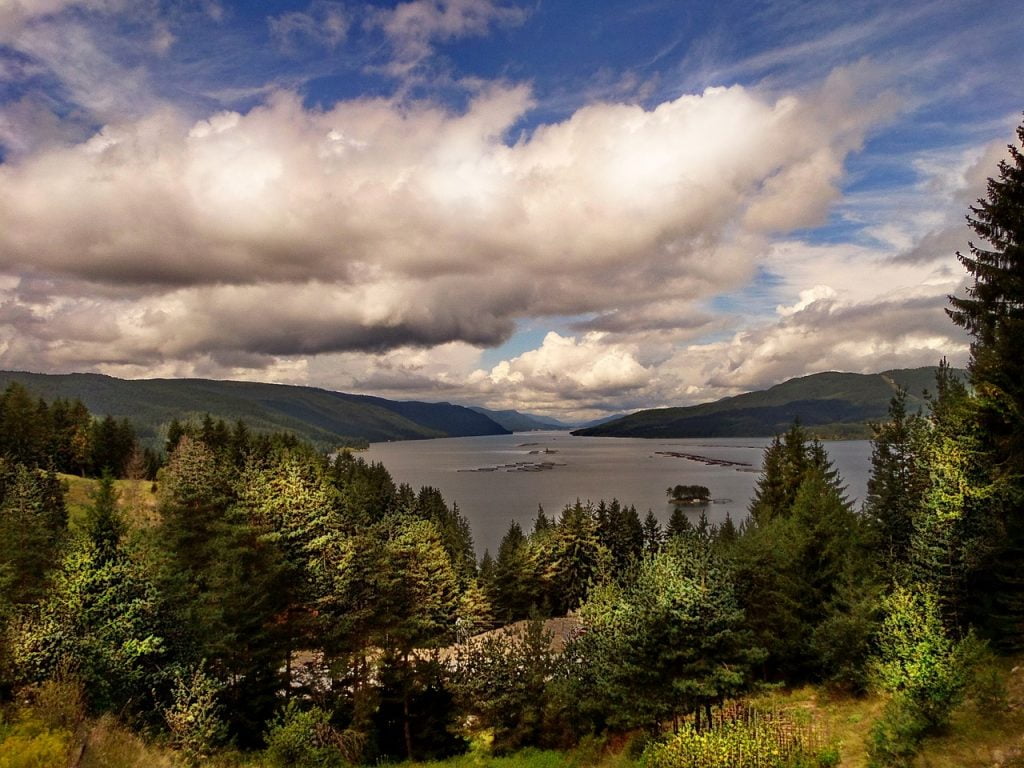 lake-562304_1280