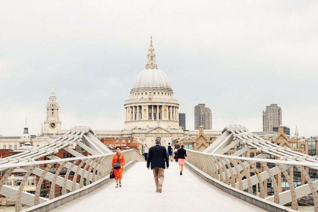 millenium-bridge-945403_1920