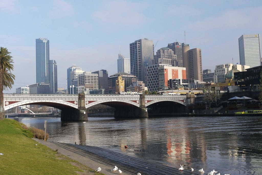 river-banks-368689_1280