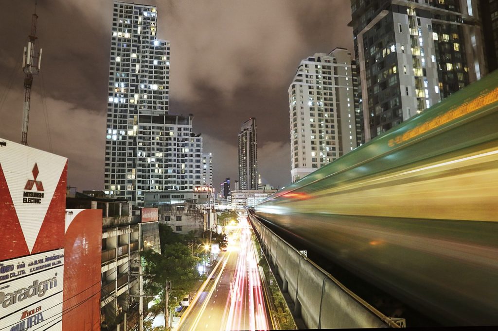 skytrain-457296_1280-1-