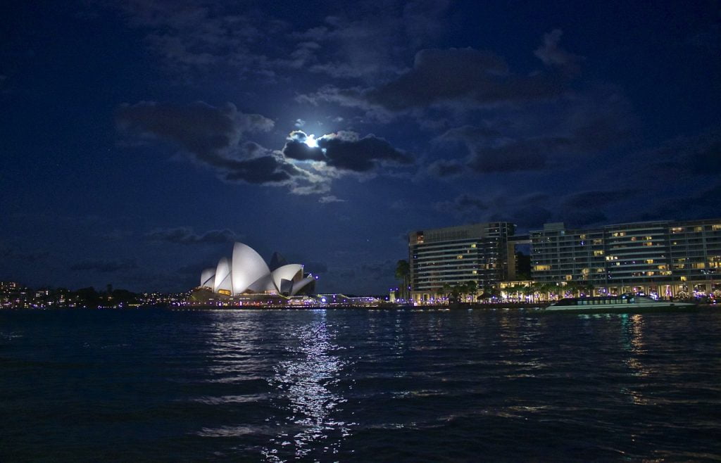 sydney-opera-house-1083743_1280