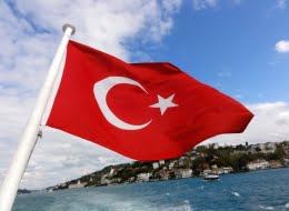 turkey-flag-on-a-boat