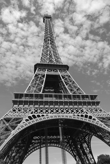 eiffel-tower-274200_640