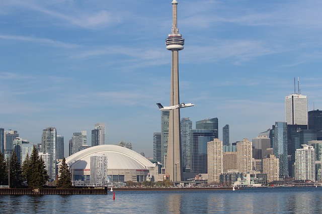 toronto-1872680_640