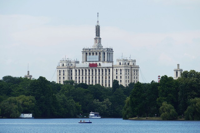 bucharest-2525792_640