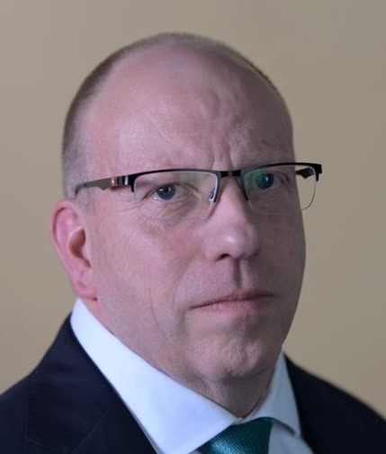 Ian Henderson