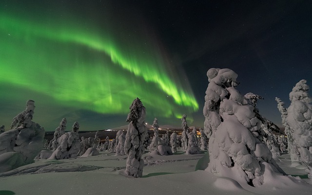 aurora-borealis-g83e2844fa_640